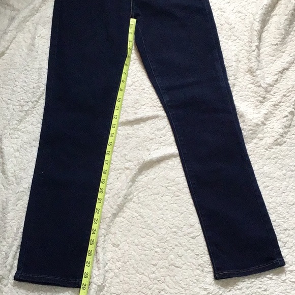 Levi’s Midrise Skinny, like new - Picture 15 of 15